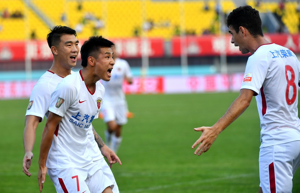 尼斯赛前迎来里程碑，志在中超名次提升，赛场秩序良好，更衣室氛围转暖的简单介绍