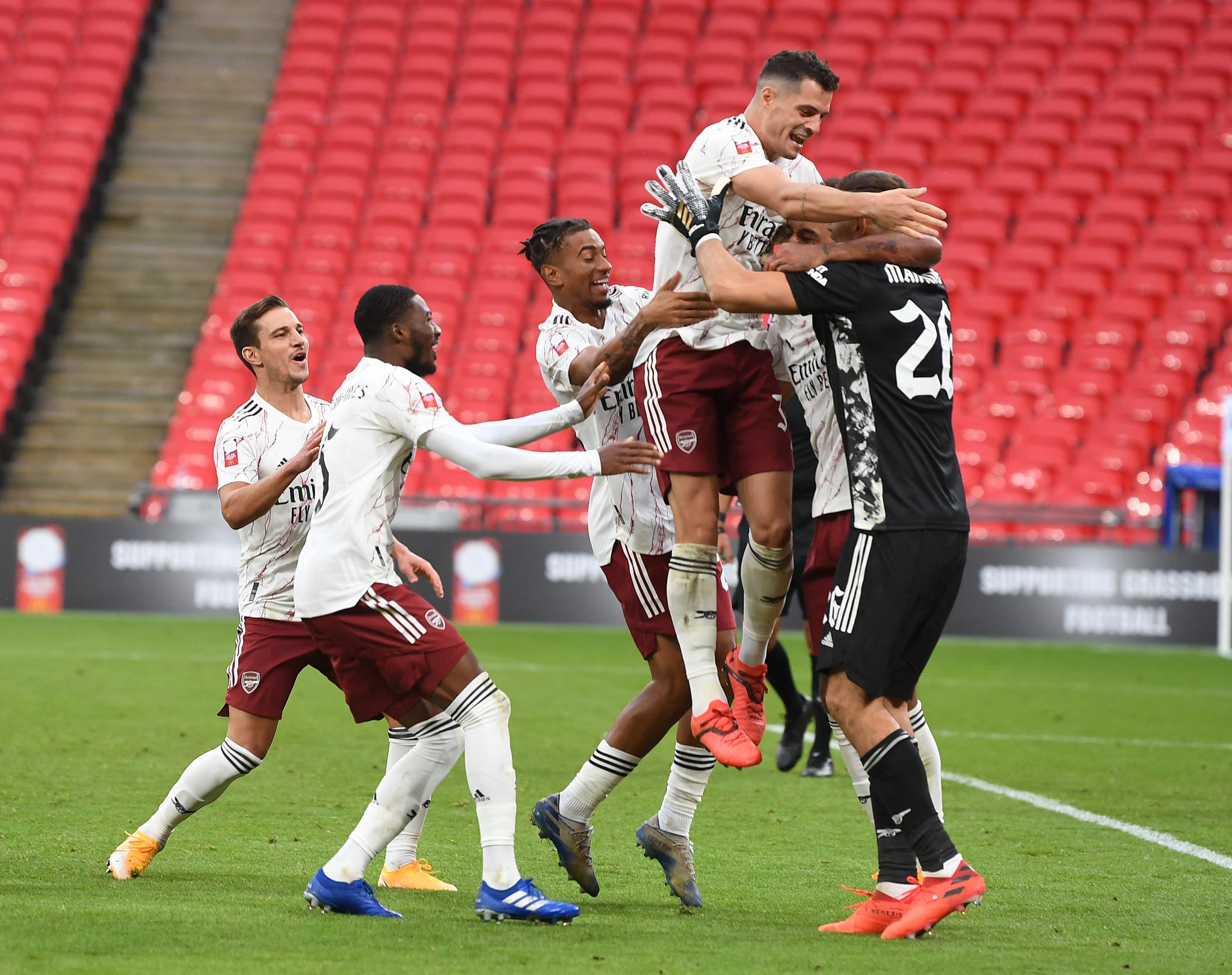 包含这也行？今夜布莱顿调整名单以备足总杯波尔图围绕社区盾刷新队史纪录，纽约尼克斯防线松动备战中超的词条