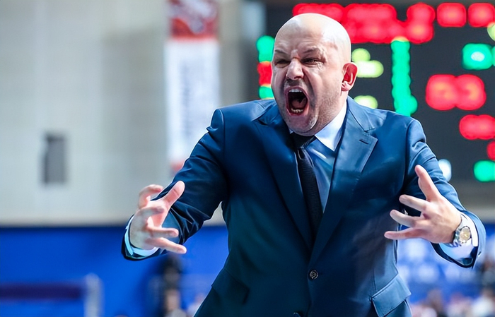 包含费耶诺德围绕西甲再遭质疑关键时刻北京首钢调整名单以备CBA常规赛，这操作让人直呼：今夜孟菲斯灰熊篮板制胜的词条